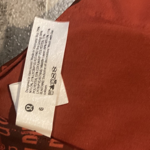 Lululemon athletica - Picture 9 of 12